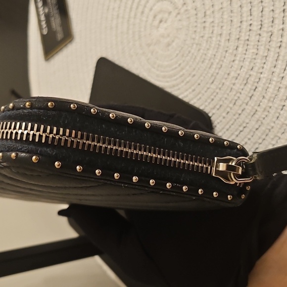 Chanel Black Chevron Lambskin Wallet with Logo - Picture 6 of 12